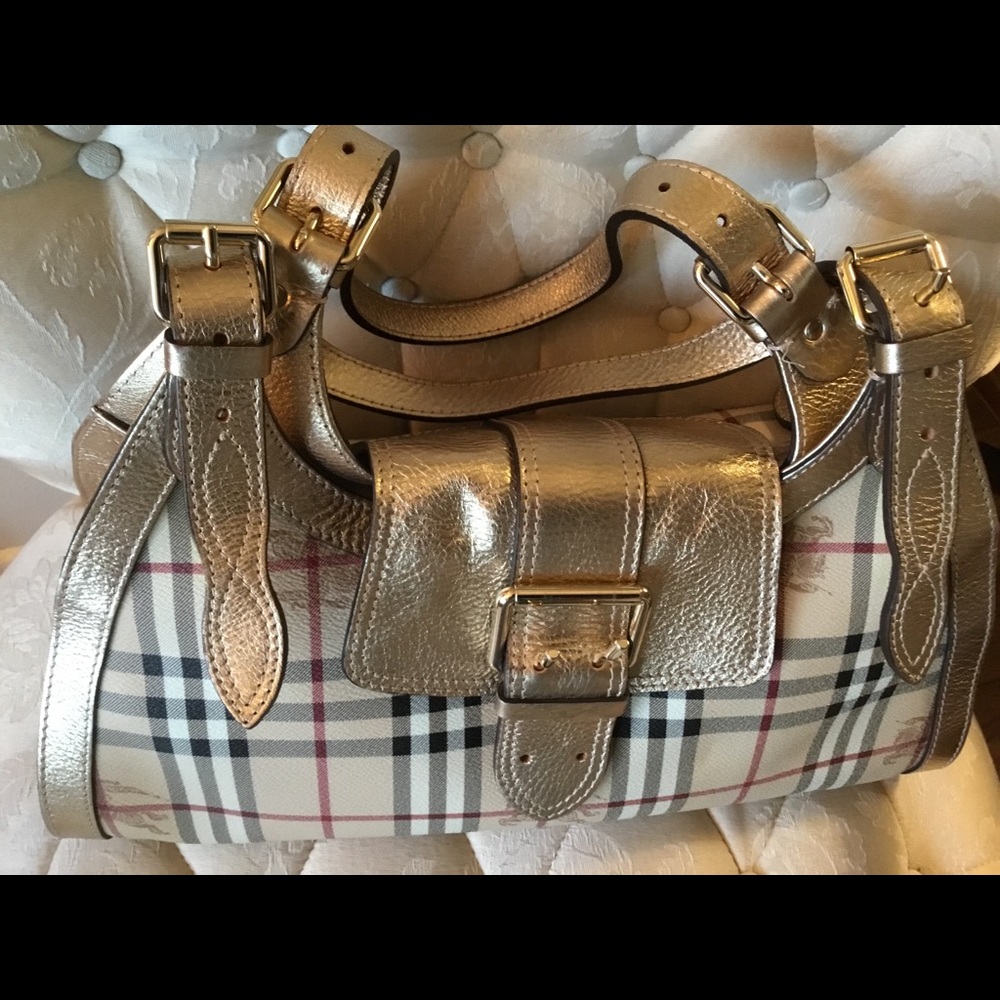 Authentic Burberry handbag 💯 Like NEW!!!